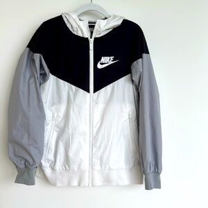 Like New Boys Nike Sportswear Windrunner in size S